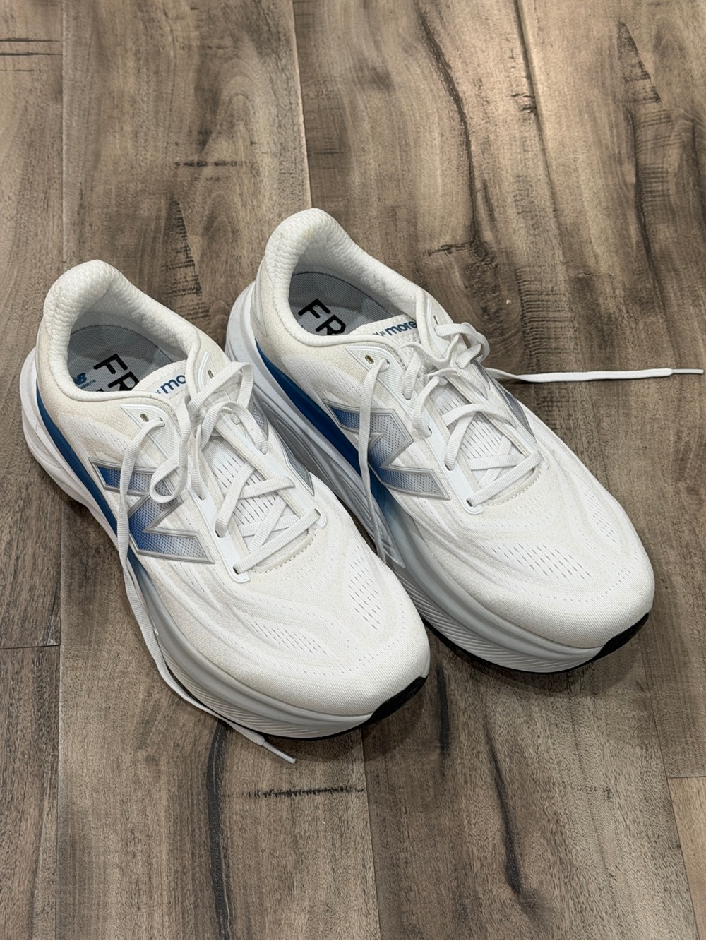 New Balance Men's Fresh Foam X More v6 Running Shoes